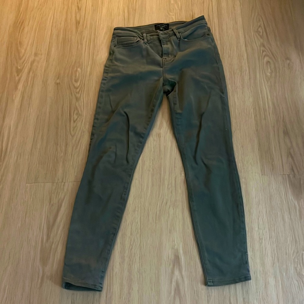 Sanctuary social ankle skinny jeans. Khaki color